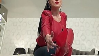 Mascot Lisa in the red hole