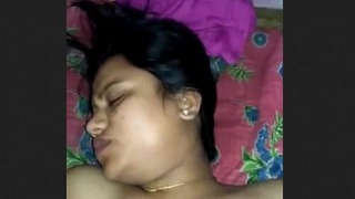 Tight Desi bhabhi gets a rough pounding