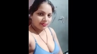 Desi bhabhis show off their perky and alluring breasts
