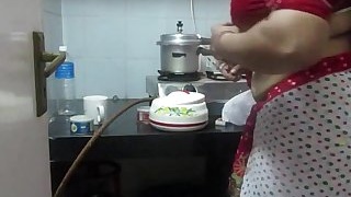 â–¶ Leena Bhabhi Hot Navel Housewife 1