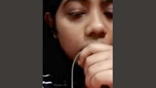 Indian beauty reveals her breasts during a video chat