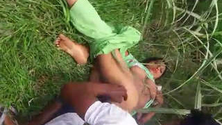 Indian prostitute engages in outdoor sexual activity