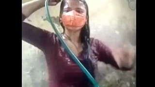 Indian teen's sensual shower scene