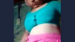 Indian wife with a strong sex drive displays her intimate parts