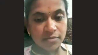 Tamil housewife reveals her breasts during a video call with her lover