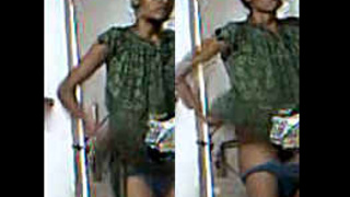 Indian girl switches positions in hot video