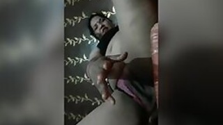 Older aunt masturbates her cunt on webcam for selfies