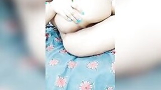 Hot model Desi XXX poses nude for her lesbian girlfriend