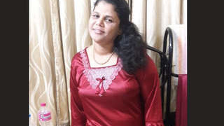 Indian aunt gets vigorously penetrated