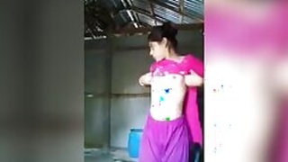 Married Bangladeshi Desi girl shows off her sweet pussy hole