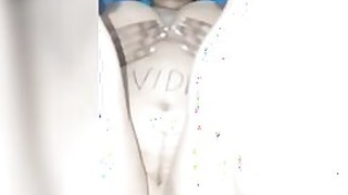 Amateur pornographer captures Desi's naked body for XXX site