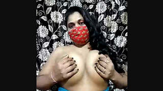 Yourshilpa's busty camera model showcases her voluptuous figure