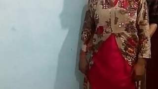 Amateur Indian sex! Spending the night with my daughter-in-law