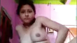 Sexy Desi Girl wanks her pussy with her fingers