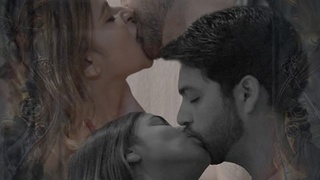 Satisfy your hunger with this sizzling hot Hindi video