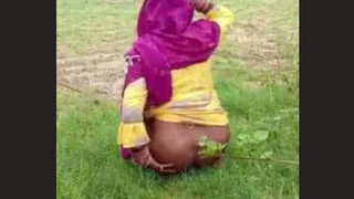 Indian wife has outdoor sex in the village