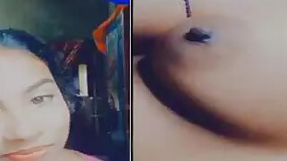 Bengali boudi blouse revealing breasts shows lover