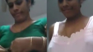 Indian aunty shifting her attire
