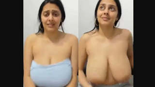 Indian girl flaunts her naked physique