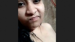 New video release: Relaxing bathtime with sensual overtones