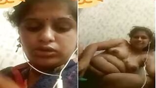 Sexy Desi Bhabhi Masturbates On Video Call