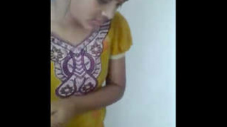 Stunning Indian beauty gets pleasure from intense lovemaking