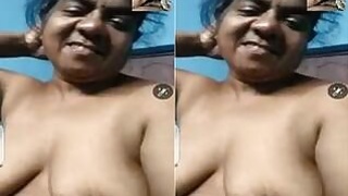 Mature Tamil Wife Shows Her Naked Body