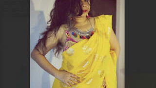 Sensual Sonali Banerjee bares it all in this nude video