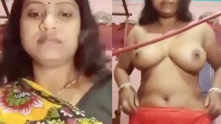Stunning Indian bhabi reveals her amazing physique in the nude