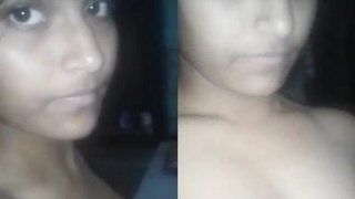 Village belle of Desi origin shoots nude selfies out of horniness