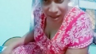 Indian aunty getting naughty