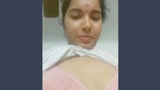 Tamil girl records herself for her boyfriend's pleasure