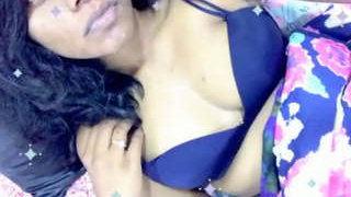 Seductive Indian beauty flaunting her assets