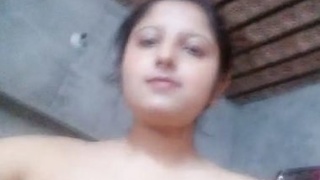Indian teenage girl from Hyderabad shares intimate photos with viewers